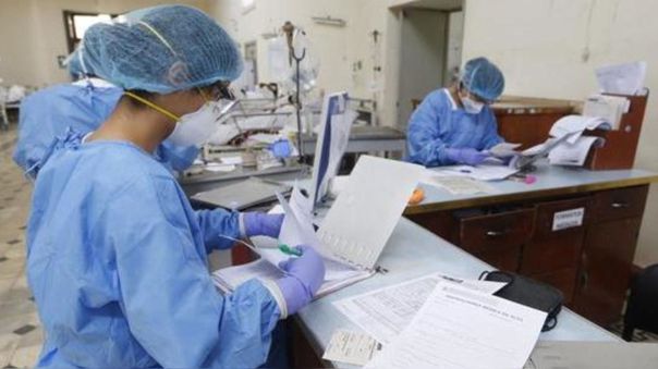 Infraestructura y atención médica son las demandas de los peruanos frente a la pandemia, según encuesta global