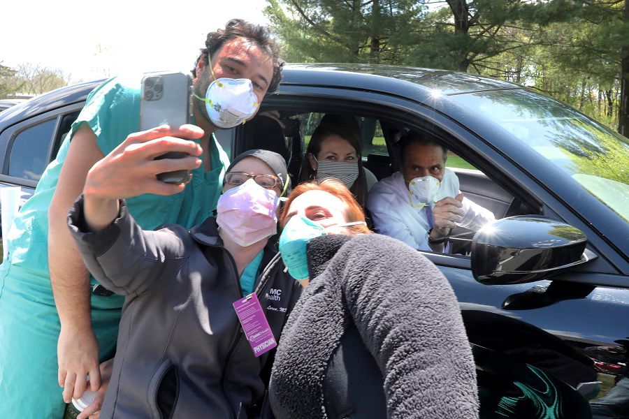 ¿Cómo será el mundo tras la pandemia? Ciudadanos de siete países, incluido Chile, relatan cómo se lo imaginan